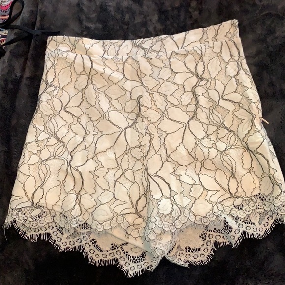 LA Class Pants - Lace shorts